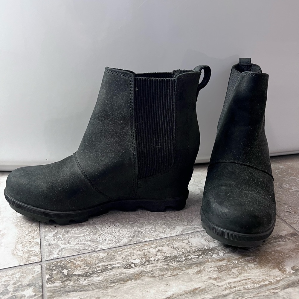 NWOT Sorel Joan of Arctic Wedge Heel Bootie